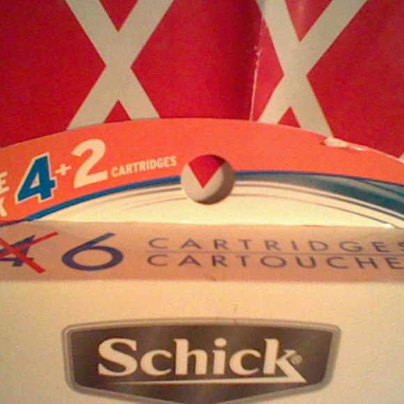 NEW Schick Quattro Titanium Shaving Razor blade 6 - Picture 2 of 7